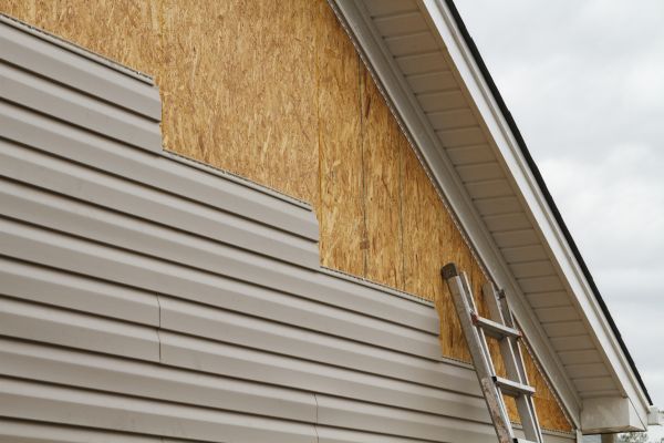 Grey Vinyl Siding Installation in Issaquah